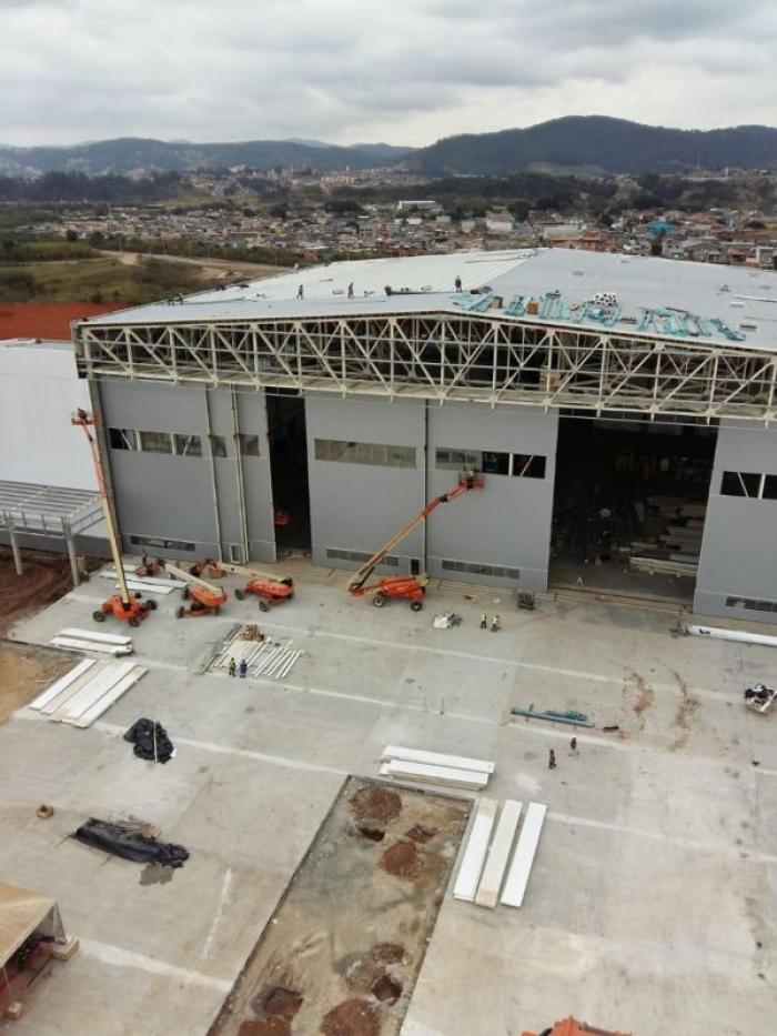 Projeto e Execução Portão do Hangar American Airlines - Guarulhos/SP